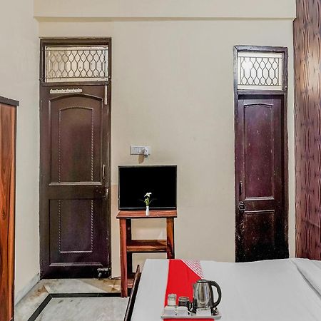 Hotel Oyo Flagship 70209 Alpha One Greater Noida Exterior foto