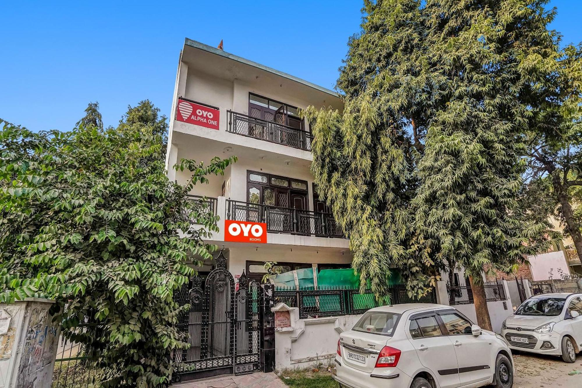 Hotel Oyo Flagship 70209 Alpha One Greater Noida Exterior foto