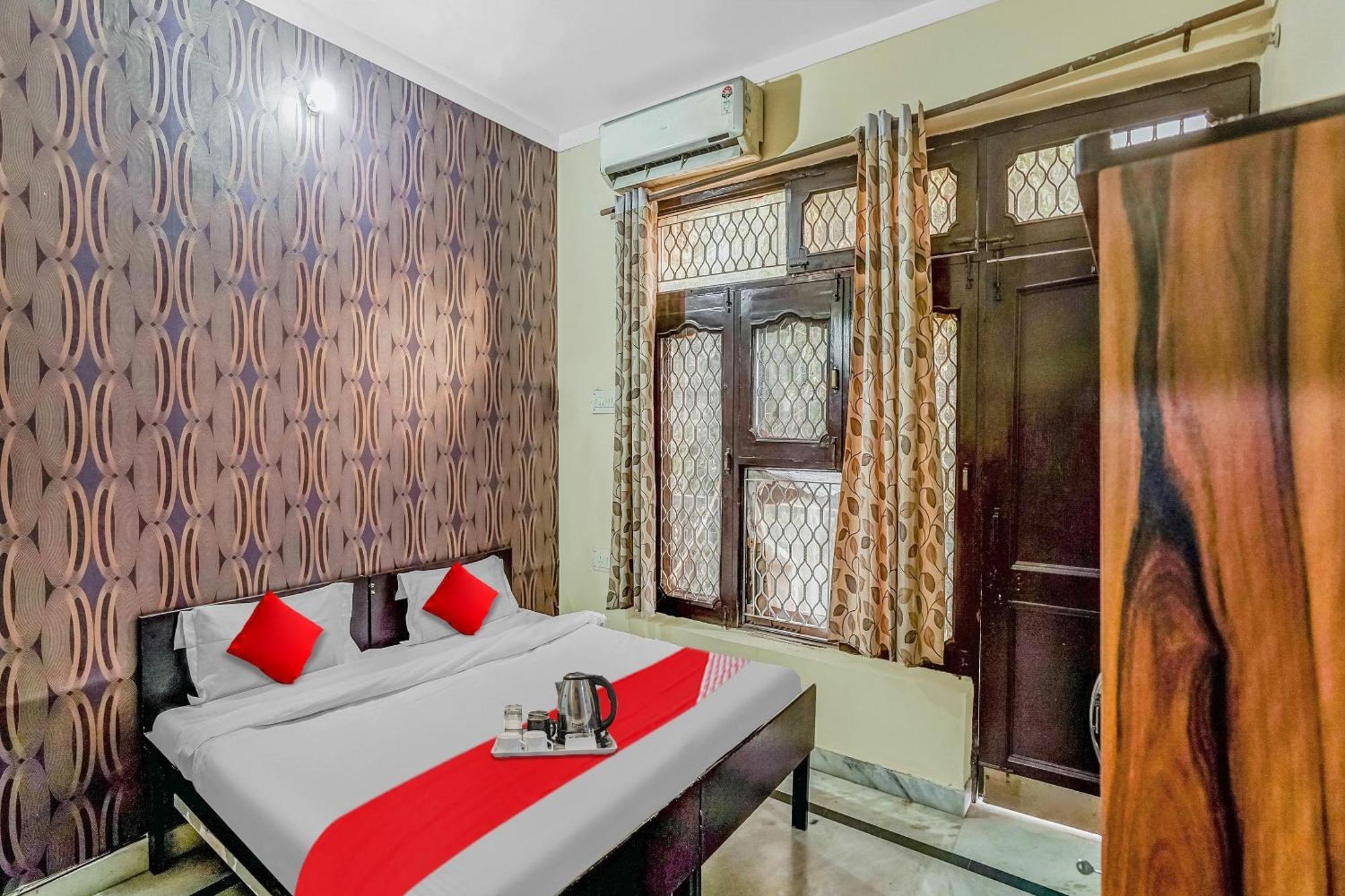 Hotel Oyo Flagship 70209 Alpha One Greater Noida Exterior foto
